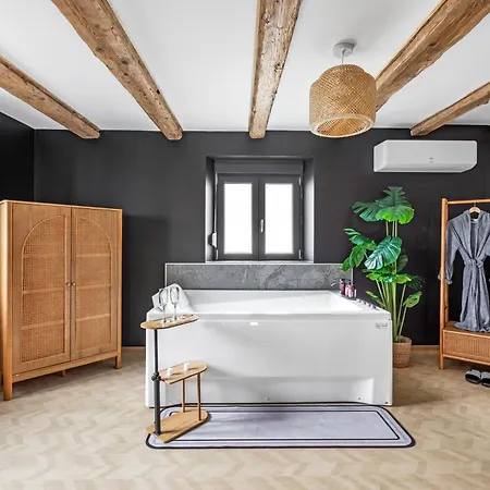 Romantique En Alsace - Balneo Privative Et Parking Appartement Muttersholtz