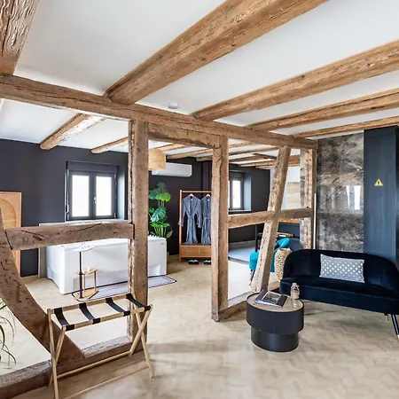 Appartement Romantique En Alsace - Balneo Privative Et Parking